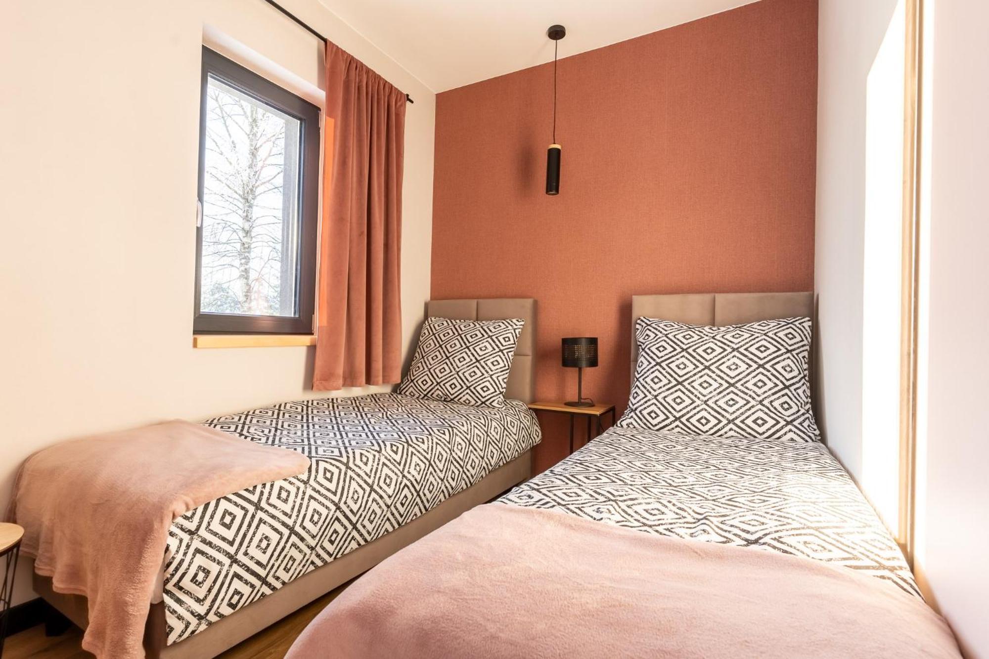 Hotel Zielona Zaba Derc Esterno foto